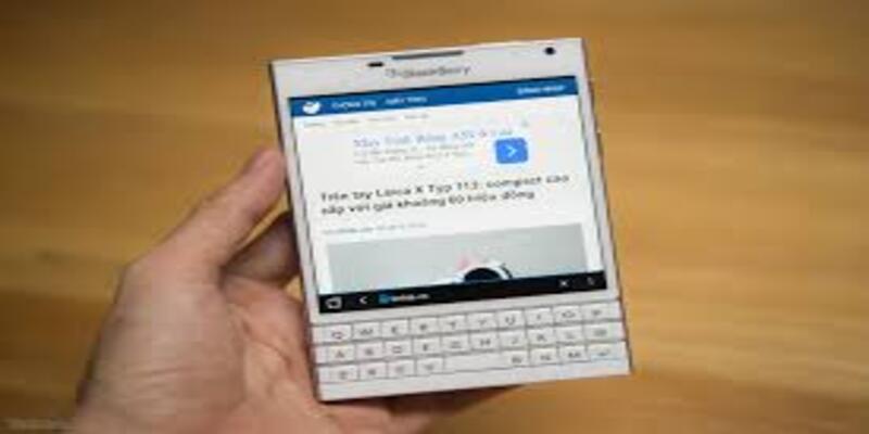 Áp lực từ người dùng và sự trung thành của cộng đồng